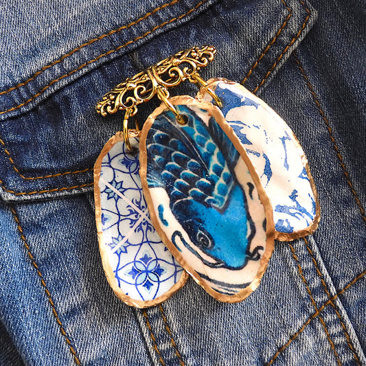 OYSTER SHELL QUIRKY PENDANT BROOCH - SOMETHING FISHY