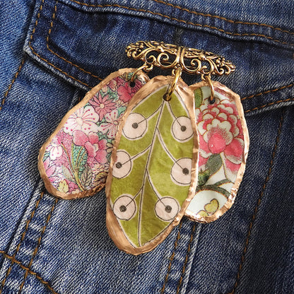 OYSTER SHELL QUIRKY PENDANT BROOCH - ORIENTAL VIBES