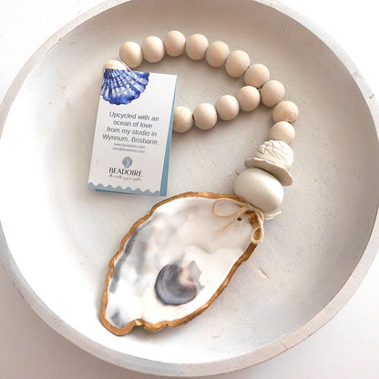 COASTAL STYLE NATURAL OYSTER SHELL HANGER