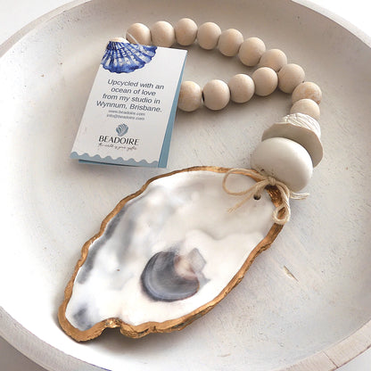 COASTAL STYLE NATURAL OYSTER SHELL HANGER