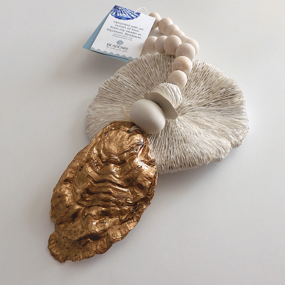 COASTAL STYLE NATURAL OYSTER SHELL HANGER