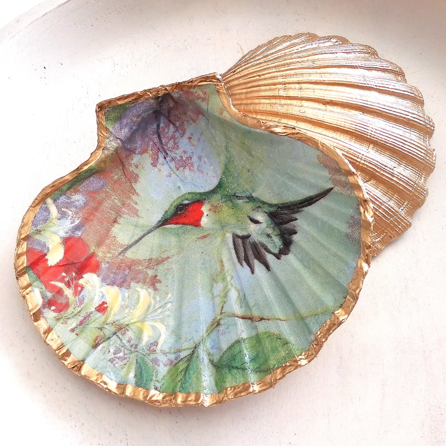 SCALLOP TRINKET DISH 'HUMMINGBIRD'