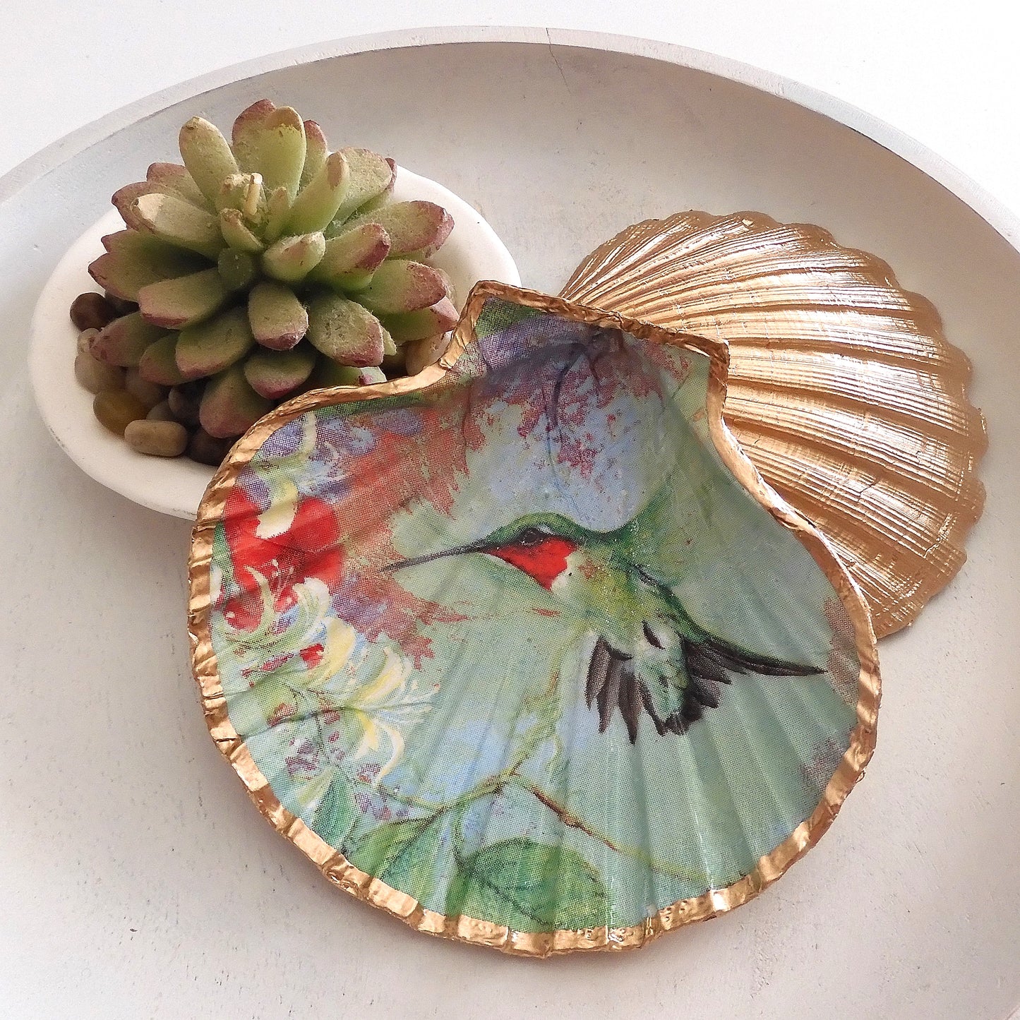 SCALLOP TRINKET DISH 'HUMMINGBIRD'