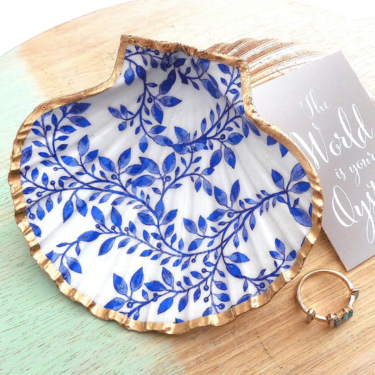 SCALLOP TRINKET DISH - 'BLUE VINE'