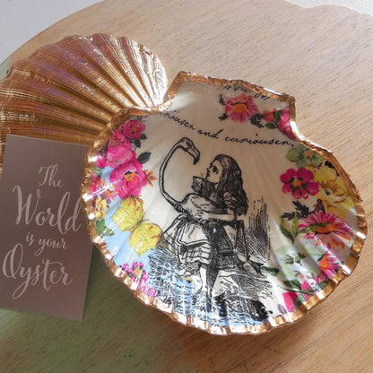 SCALLOP TRINKET DISH - 'ALICE IN WONDERLAND'